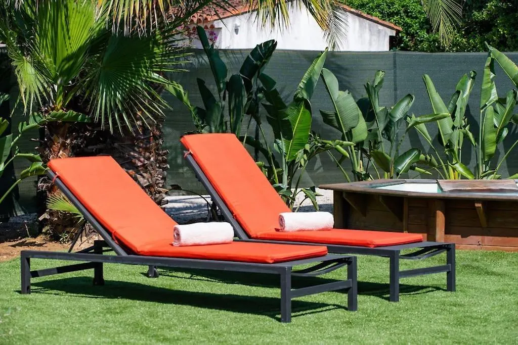 Maison Tropezienne En Plein Centre Avec Jardin Et Piscine Saint-Tropez Villa